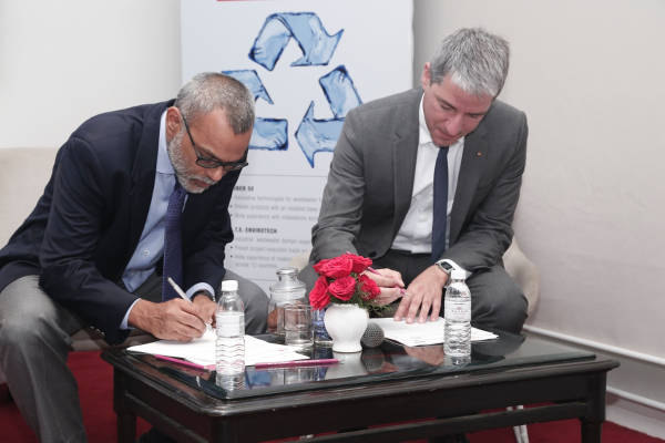 L to R: Mr Anuj Bhagwati, Head - A.T.E. Group and Mr Georg Huber, CEO, HUBER SE signing MOUs